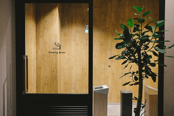 喫煙スペース